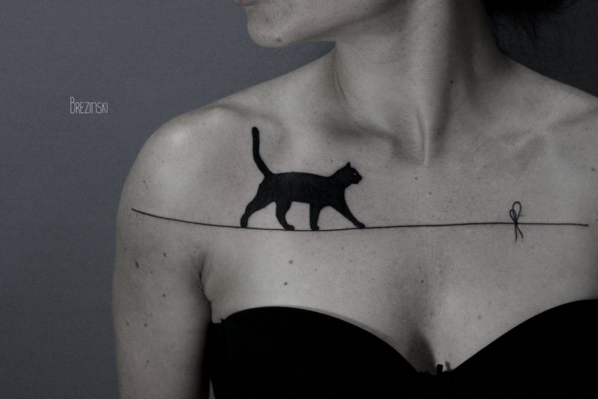 Значение тату кошки для девушек: на ноге, руке, черная, египетская, с цветами, луной, крыльями, короной, бабочкой. Эскизы + 115 ФОТО